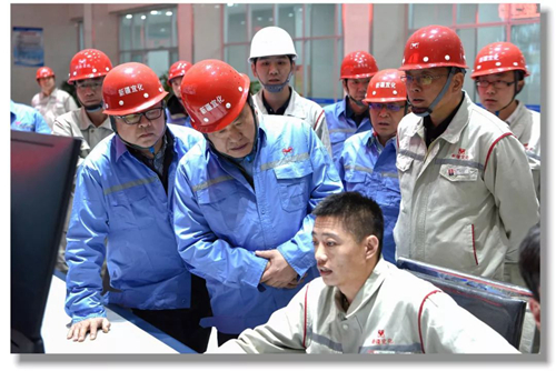 宜昌市委副書記袁衛(wèi)東到新疆宜化現(xiàn)場辦公(圖1) 宜昌市委副書記袁衛(wèi)東到新疆宜化現(xiàn)場辦公(圖1)