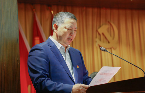 宜化集團(tuán)召開(kāi)2019年慶祝“五一”國(guó)際勞動(dòng)節(jié)暨表彰大會(huì)(圖5) 宜化集團(tuán)召開(kāi)2019年慶祝“五一”國(guó)際勞動(dòng)節(jié)暨表彰大會(huì)(圖5)