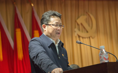 宜化集團(tuán)召開(kāi)2019年慶祝“五一”國(guó)際勞動(dòng)節(jié)暨表彰大會(huì)(圖12) 宜化集團(tuán)召開(kāi)2019年慶祝“五一”國(guó)際勞動(dòng)節(jié)暨表彰大會(huì)(圖12)