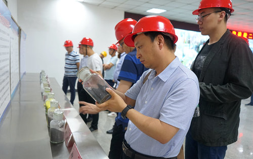 攜手同行 共筑未來——宜化集團召開磷酸二銨大客戶座談會(圖3) 攜手同行 共筑未來——宜化集團召開磷酸二銨大客戶座談會(圖3)