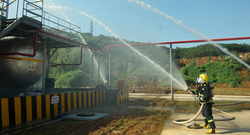 宜都園區蒲東亞榮獲“2018年度全省專職消防隊伍先進工作者”榮譽稱號(圖3) 宜都園區蒲東亞榮獲“2018年度全省專職消防隊伍先進工作者”榮譽稱號(圖3)