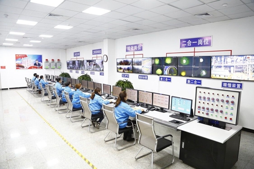 熱火朝天!集團總部140余人到股份公司氯堿分廠開展勞動(圖4) 熱火朝天!集團總部140余人到股份公司氯堿分廠開展勞動(圖4)