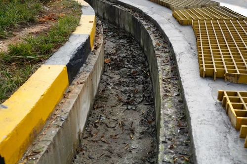 熱火朝天!集團總部140余人到股份公司氯堿分廠開展勞動(圖5) 熱火朝天!集團總部140余人到股份公司氯堿分廠開展勞動(圖5)