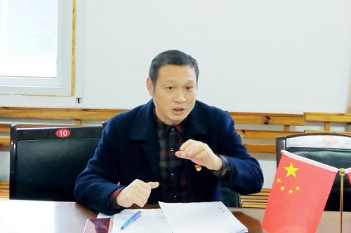 向宇飛列席指導股份公司氯堿黨支部“不忘初心、牢記使命”專題組織生活會(圖2)