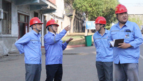 王大真深入雙環公司現場察看清潔文明生產推進情況(圖2) 王大真深入雙環公司現場察看清潔文明生產推進情況(圖2)