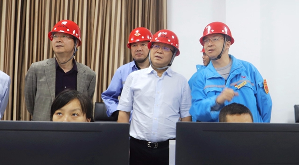 王大真調研指導分子公司主題教育和安全生產工作(圖4) 王大真調研指導分子公司主題教育和安全生產工作(圖4)