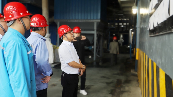 王大真調研指導分子公司主題教育和安全生產工作(圖3) 王大真調研指導分子公司主題教育和安全生產工作(圖3)