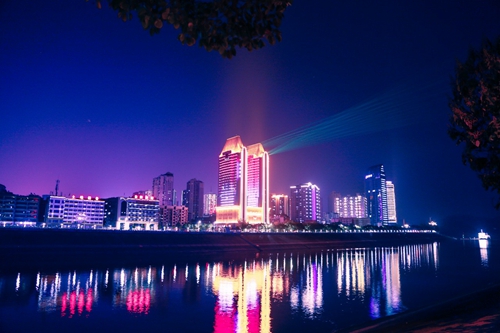 宜化大樓亮起來了!(圖3) 宜化大樓亮起來了!(圖3)