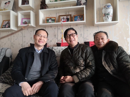 集團領(lǐng)導(dǎo)春節(jié)前走訪慰問一線職工、困難職工和離退休老干部(圖5)