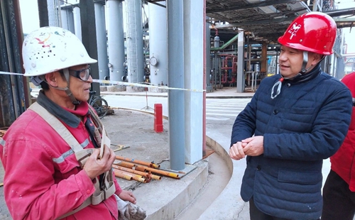 集團領(lǐng)導(dǎo)春節(jié)前走訪慰問一線職工、困難職工和離退休老干部(圖7)