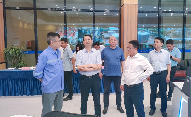 宋文豹一行到田家河氨醇項目和降解新材料公司現(xiàn)場調(diào)研(圖2)