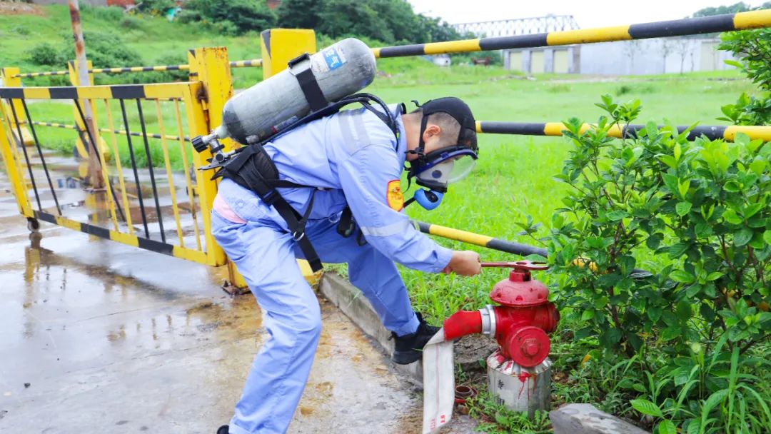 【安全生產月】人人講安全個個會應急!楚星公司開展乙醛儲槽泄漏綜合應急救援演練(圖2) 圖片