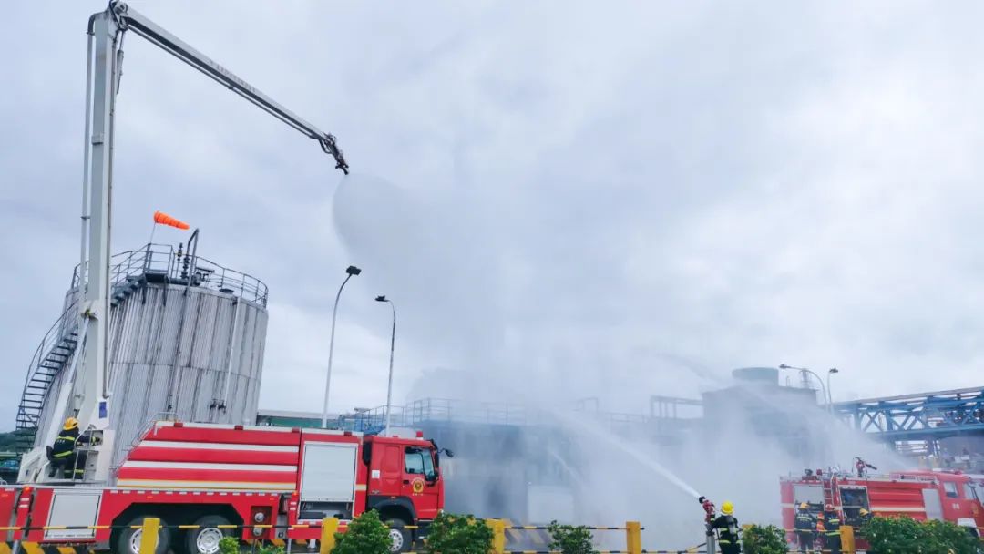 【安全生產月】人人講安全個個會應急!楚星公司開展乙醛儲槽泄漏綜合應急救援演練(圖4) 圖片