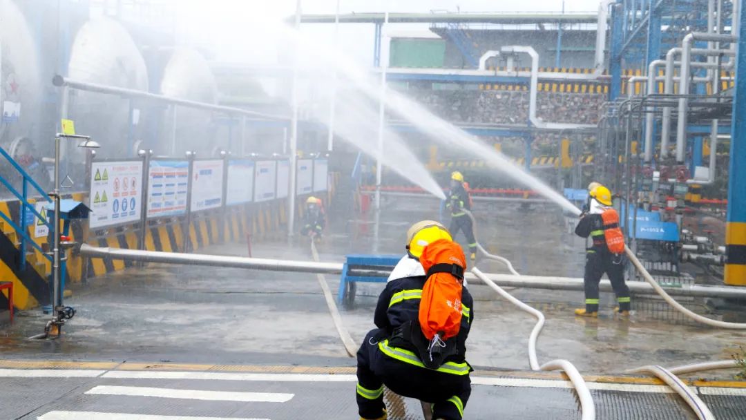 【安全生產月】人人講安全個個會應急!楚星公司開展乙醛儲槽泄漏綜合應急救援演練(圖6) 圖片