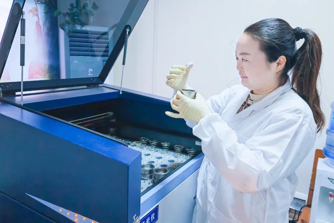 【宜化榜樣】股份公司黃冬燕：立足分析崗位，爭當(dāng)技術(shù)能手(圖4)