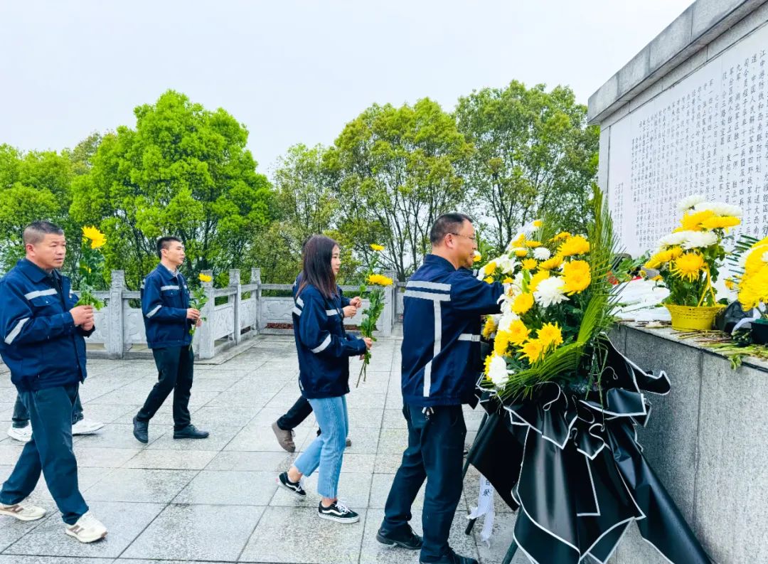 在緬懷中汲取奮進力量！這場主題黨日活動“走心”更“入心”！(圖4)