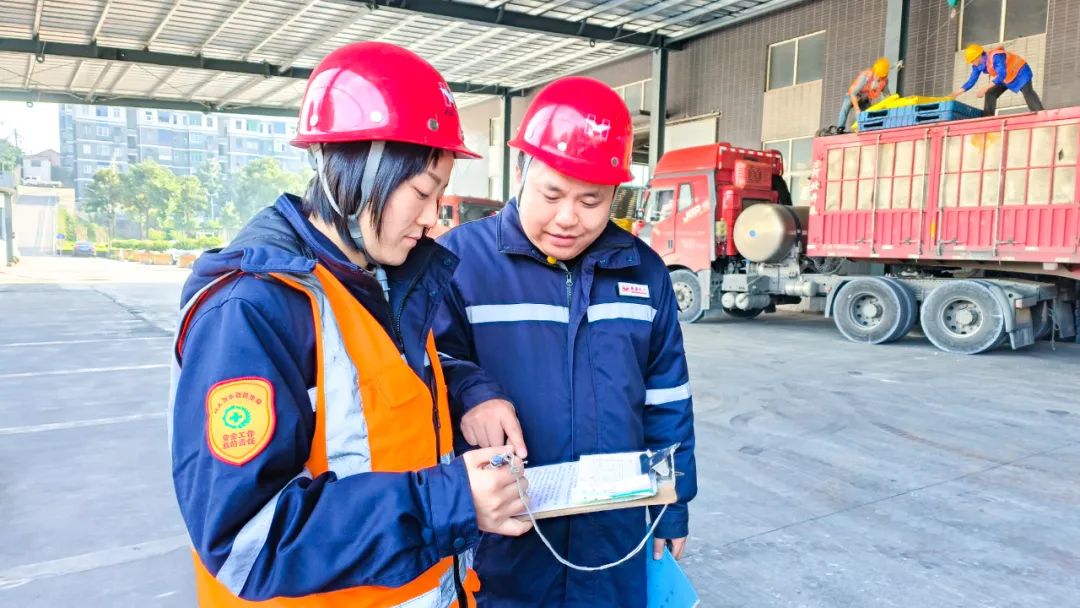 楚星公司生產(chǎn)技術(shù)黨支部：瞄準(zhǔn)“靶點”發(fā)力，織密監(jiān)督網(wǎng)絡(luò)(圖4)