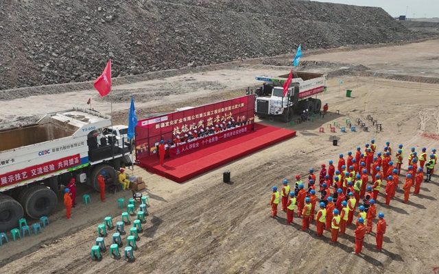 新疆宜化礦業舉辦第五屆工程設備技能比武大賽(圖1) 新疆宜化礦業舉辦第五屆工程設備技能比武大賽(圖1)