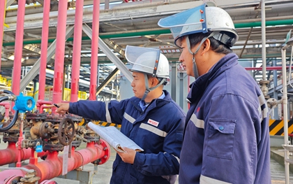 宜化新材料公司擰緊安全閥,筑牢防護墻(圖1) 宜化新材料公司擰緊安全閥,筑牢防護墻(圖1)