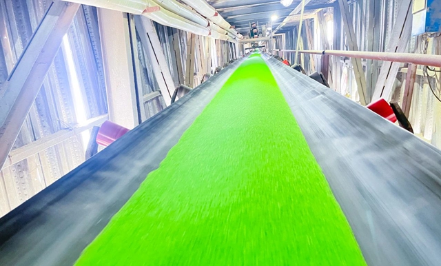 新疆天運(yùn)新產(chǎn)品海大力尿素成功下線(xiàn)！